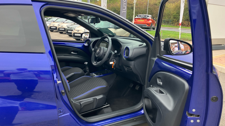 Toyota Aygo X 1.0 VVT-i Edge 5dr Petrol Hatchback